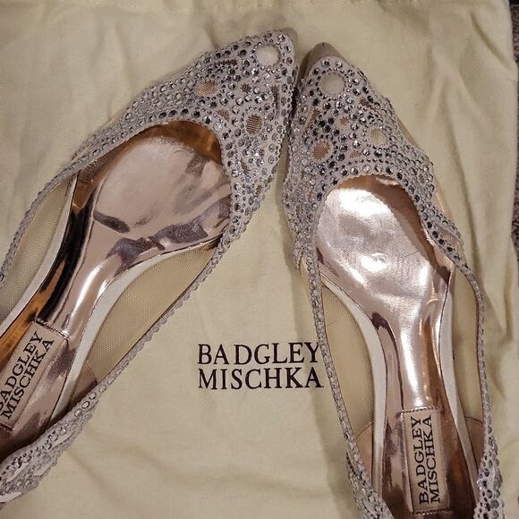 Badgley Mischka Gigi Crystal Embelished Flats - Picture 8 of 8